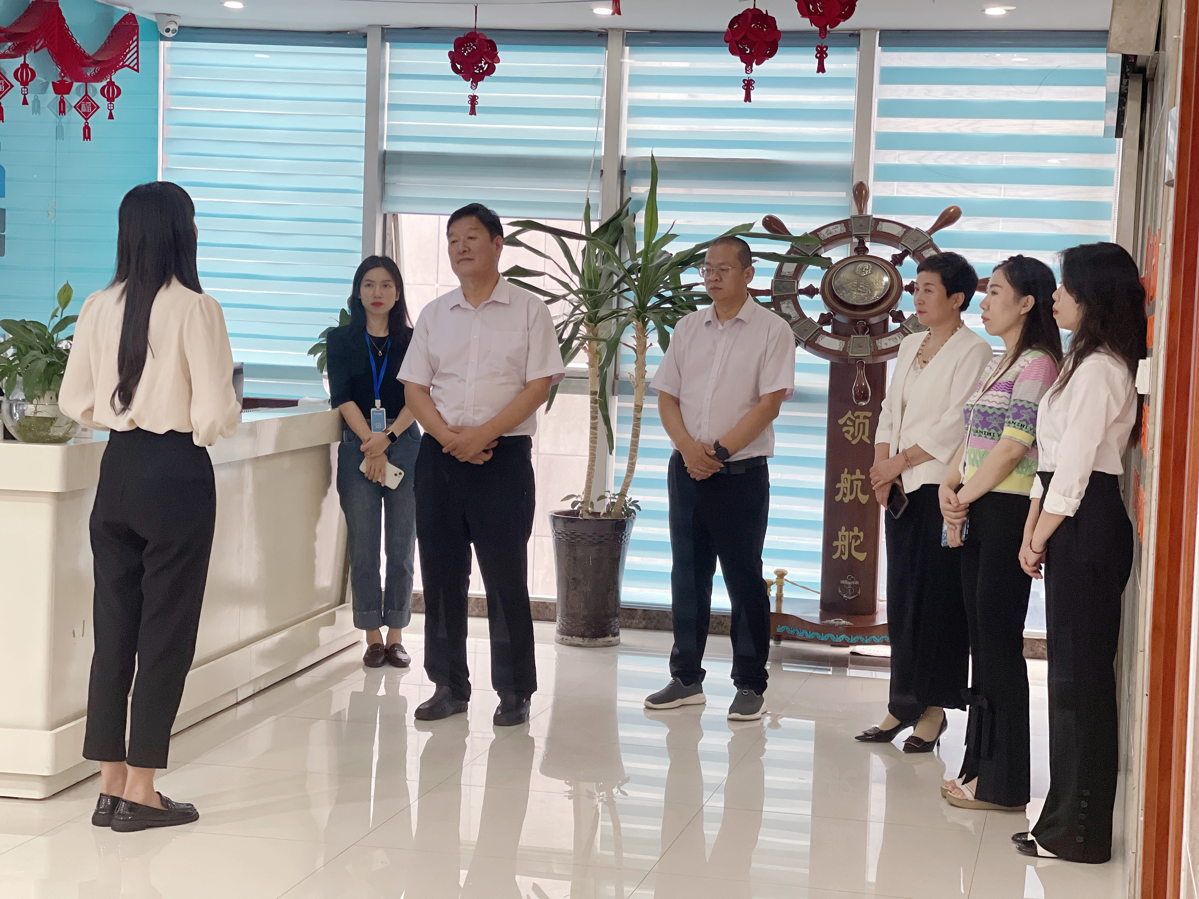 平顶山技师学院党委书记张晓东一行莅临罗飞能源考察调研